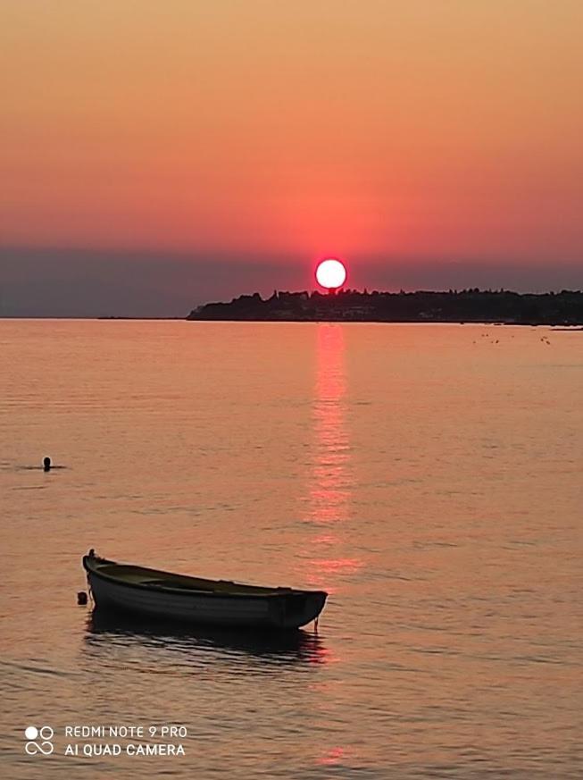 Sunrise Vergia Apartments Екстер'єр фото